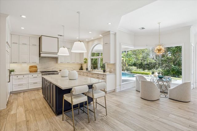 608 Little John Lane, Houston, TX 77024