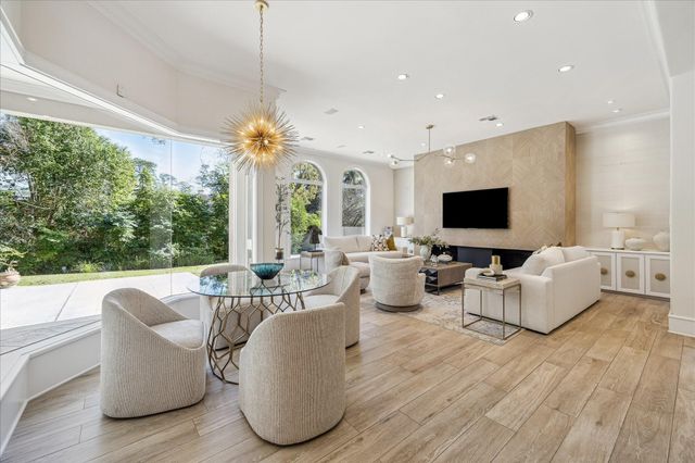 608 Little John Lane, Houston, TX 77024