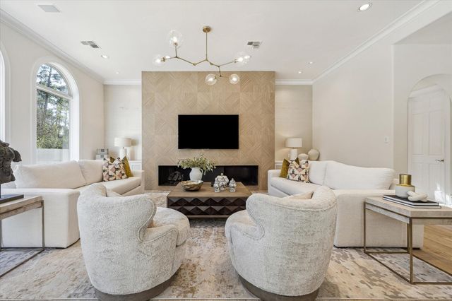 608 Little John Lane, Houston, TX 77024