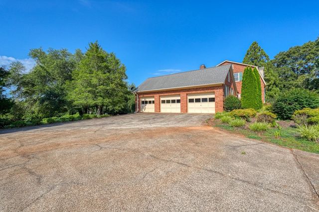 106 Lakeland Avenue, Moore, SC 29369