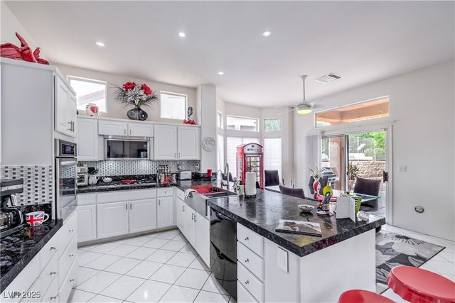 11008 Mission Lakes Avenue, Las Vegas, NV 89134