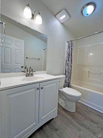 565 Milani Dr, Ukiah, CA 95482