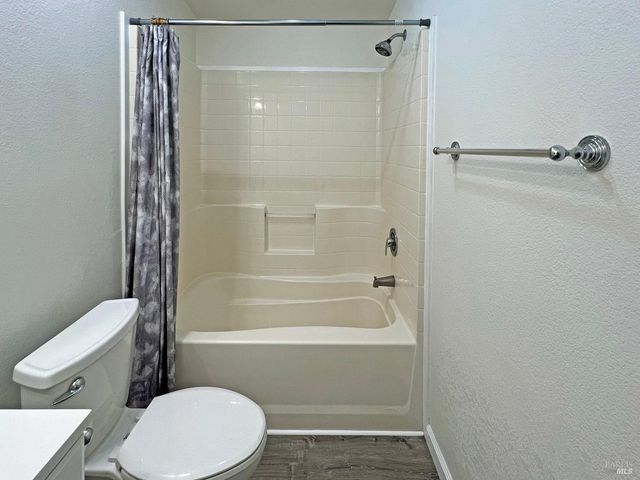 565 Milani Dr, Ukiah, CA 95482