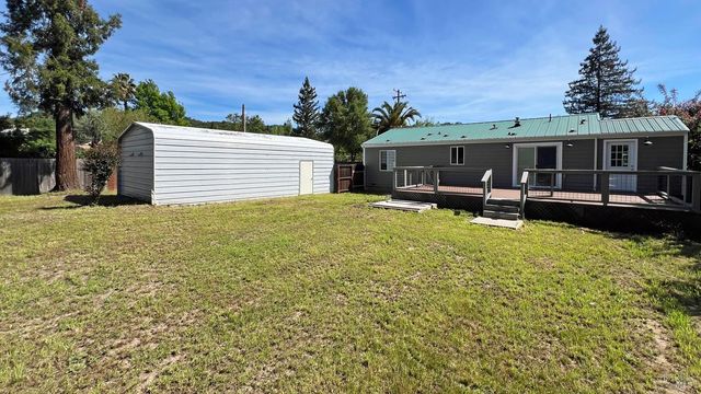 565 Milani Dr, Ukiah, CA 95482