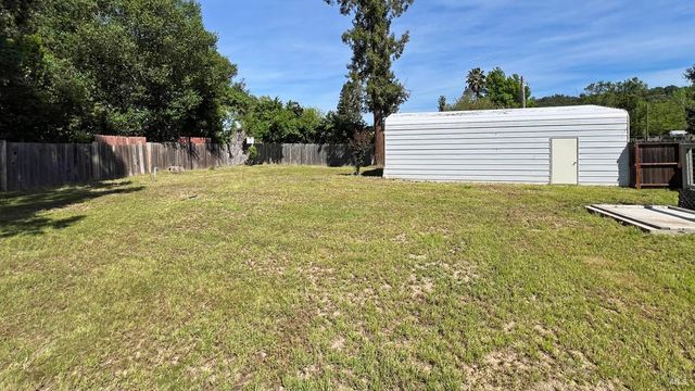 565 Milani Dr, Ukiah, CA 95482