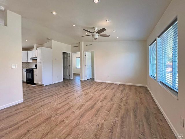 565 Milani Dr, Ukiah, CA 95482