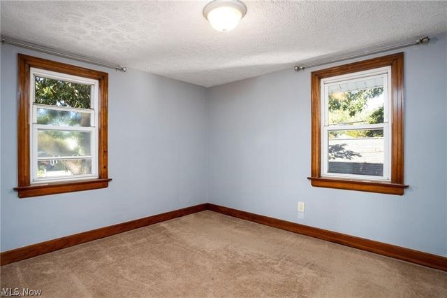 41 E Rosewood Avenue, Akron, OH 44301