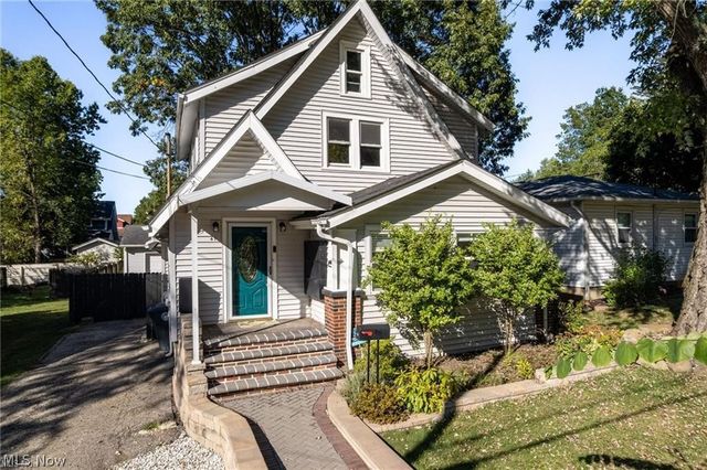 41 E Rosewood Avenue, Akron, OH 44301