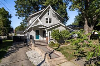 41 E Rosewood Avenue, Akron, OH 44301