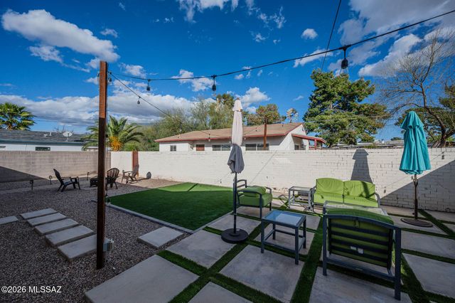 2040 N Campbell Avenue, Tucson, AZ 85719