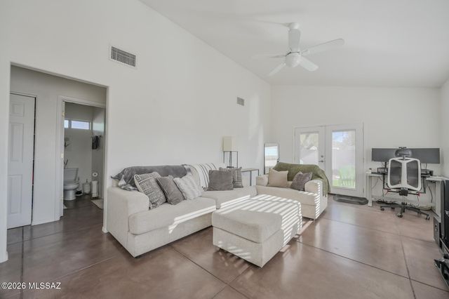 2040 N Campbell Avenue, Tucson, AZ 85719