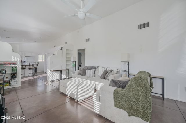 2040 N Campbell Avenue, Tucson, AZ 85719