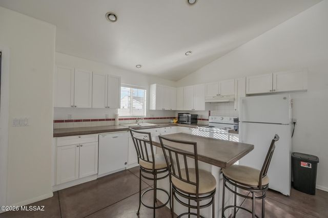 2040 N Campbell Avenue, Tucson, AZ 85719