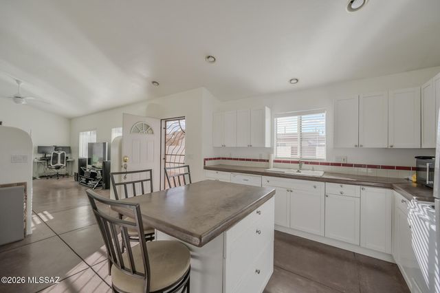 2040 N Campbell Avenue, Tucson, AZ 85719