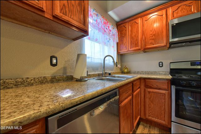 11813 DEER GRASS Circle, El Paso, TX 79936