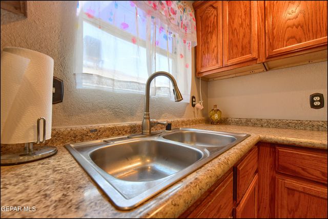 11813 DEER GRASS Circle, El Paso, TX 79936