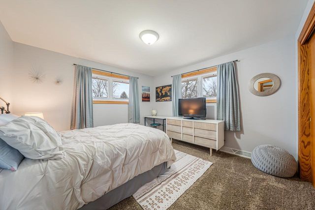 609 W 8TH STREET, Kaukauna, WI 54130