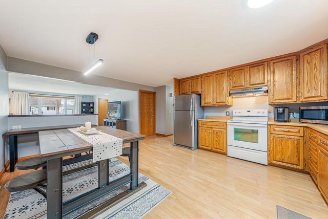 609 W 8TH STREET, Kaukauna, WI 54130