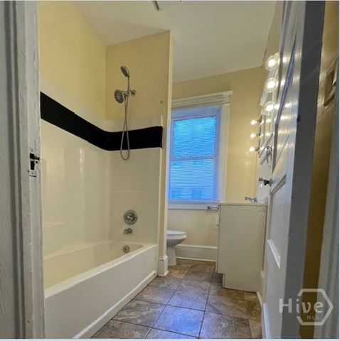 1115 E 32nd Street, Savannah, GA 31404