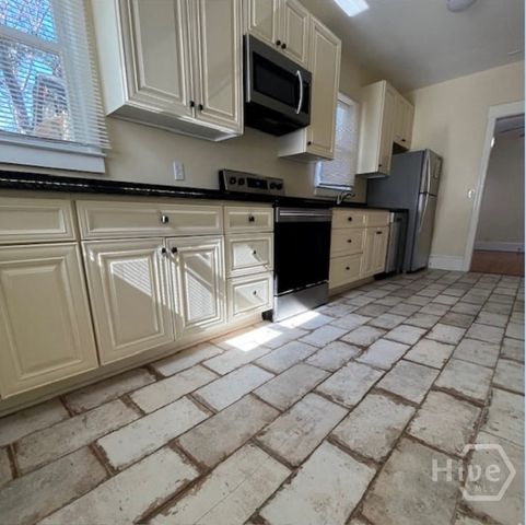 1115 E 32nd Street, Savannah, GA 31404