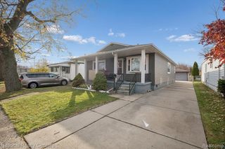 5644 Croissant Street, Dearborn Heights, MI 48125