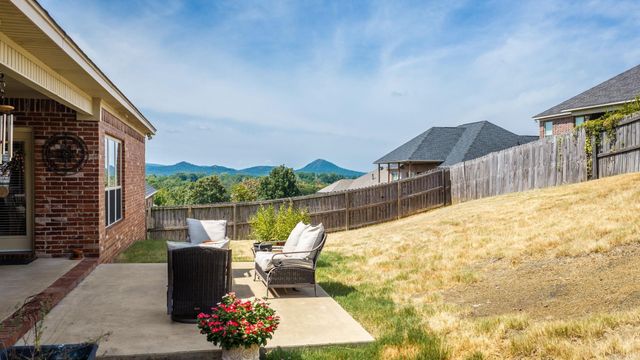 245 Summit Valley Circle, Maumelle, AR 72113