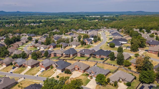 245 Summit Valley Circle, Maumelle, AR 72113