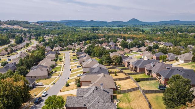 245 Summit Valley Circle, Maumelle, AR 72113