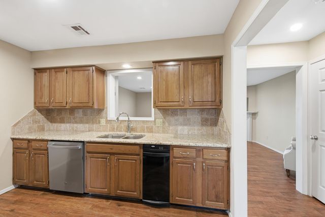 31990 S 624 Place H11, Grove, OK 74344