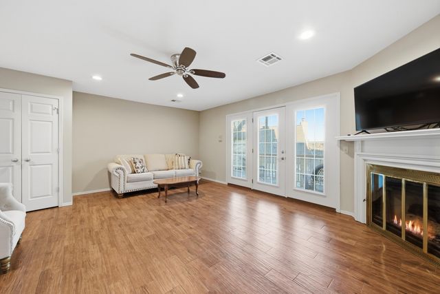 31990 S 624 Place H11, Grove, OK 74344