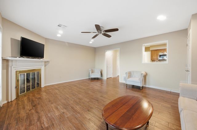 31990 S 624 Place H11, Grove, OK 74344