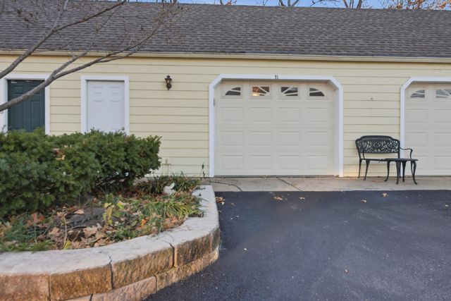 31990 S 624 Place H11, Grove, OK 74344