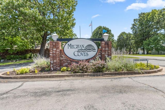 31990 S 624 Place H11, Grove, OK 74344