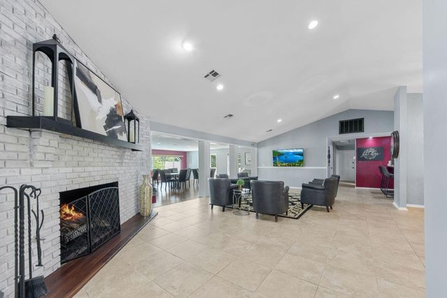 31990 S 624 Place H11, Grove, OK 74344