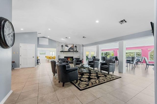 31990 S 624 Place H11, Grove, OK 74344