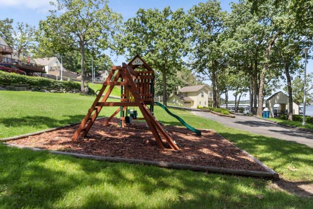 31990 S 624 Place H11, Grove, OK 74344