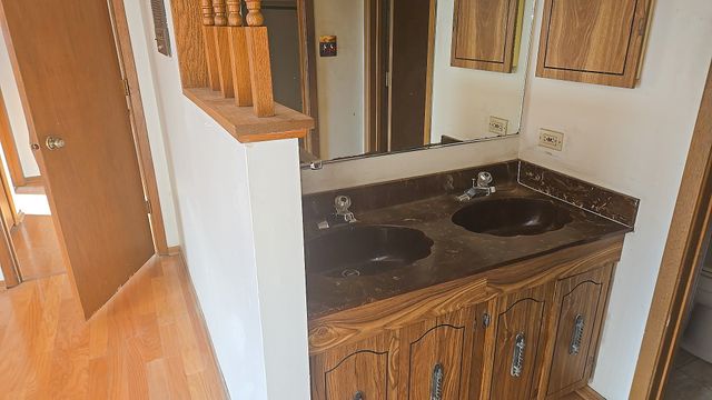 4951 Crest Court, Country Club Hills, IL 60478