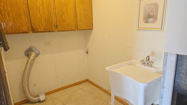 4951 Crest Court, Country Club Hills, IL 60478