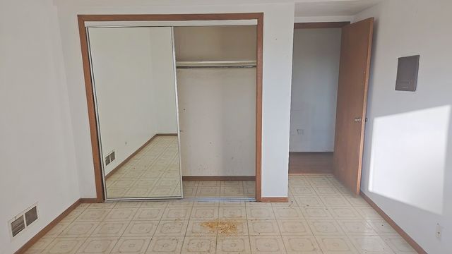 4951 Crest Court, Country Club Hills, IL 60478