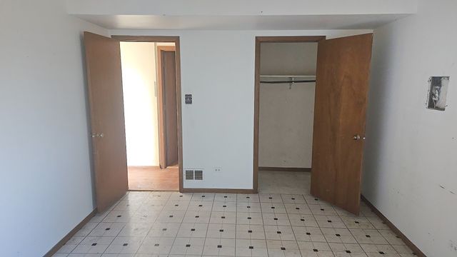 4951 Crest Court, Country Club Hills, IL 60478
