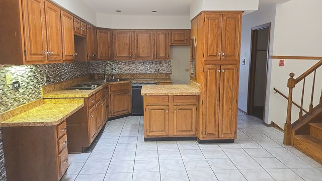 4951 Crest Court, Country Club Hills, IL 60478