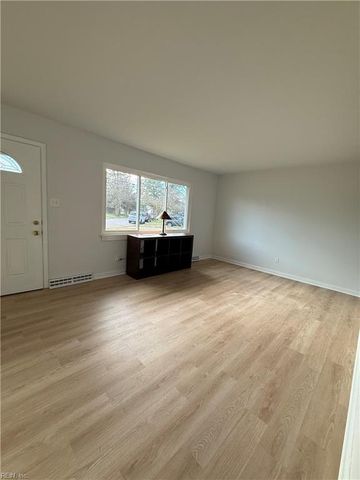 5340 Hanyen DR, Norfolk, VA 23502