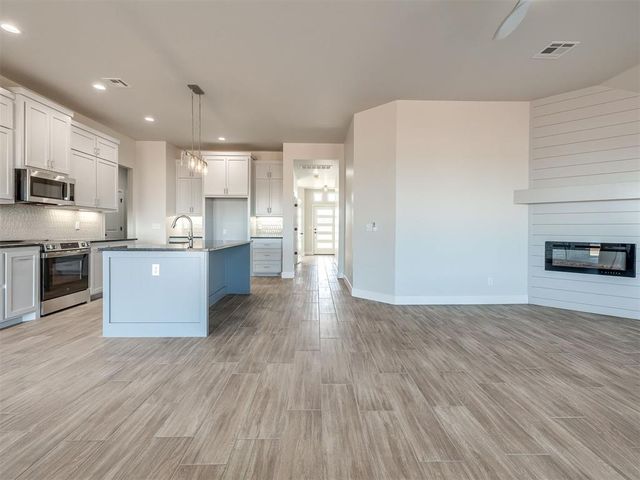 1922 Olive Avenue, Tuttle, OK 73089