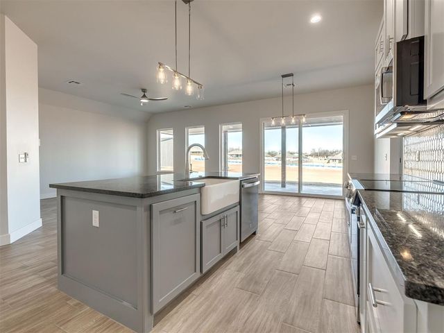 1922 Olive Avenue, Tuttle, OK 73089