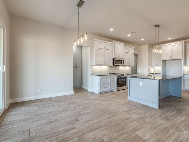 1922 Olive Avenue, Tuttle, OK 73089