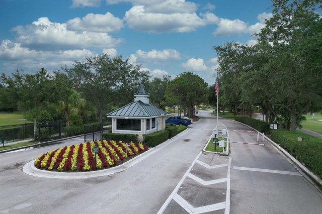 8949 Champions Way, Port St. Lucie, FL 34986