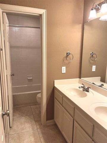 4101 White Porch Road SE, Plano, TX 75024