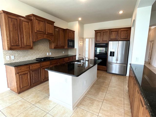 4101 White Porch Road SE, Plano, TX 75024