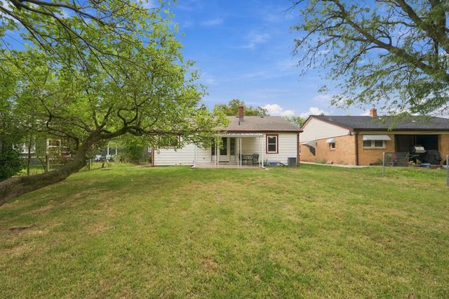 717 S Waverly Dr, Wichita, KS 67218