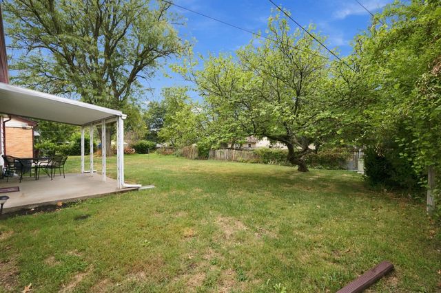 717 S Waverly Dr, Wichita, KS 67218